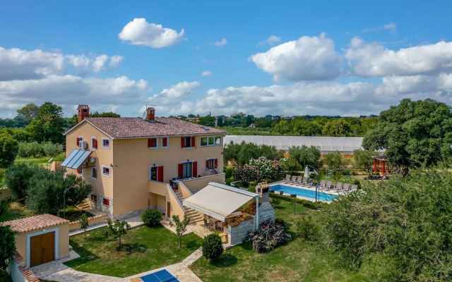 Pool Villa Divina in i an