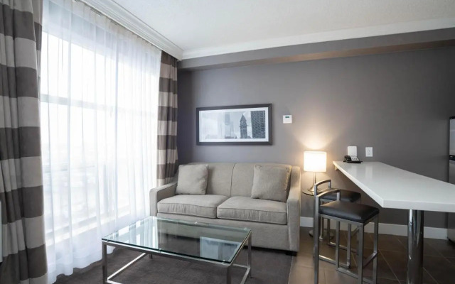 Stage West All-Suite Hotel & Theatre Restaurant