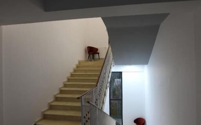 Bliss Hotel and Apartments