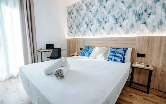 Sweet Lloret Suites