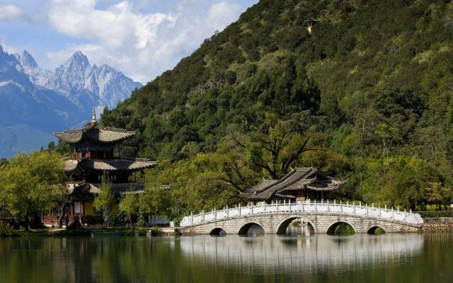 Banyan Tree Lijiang