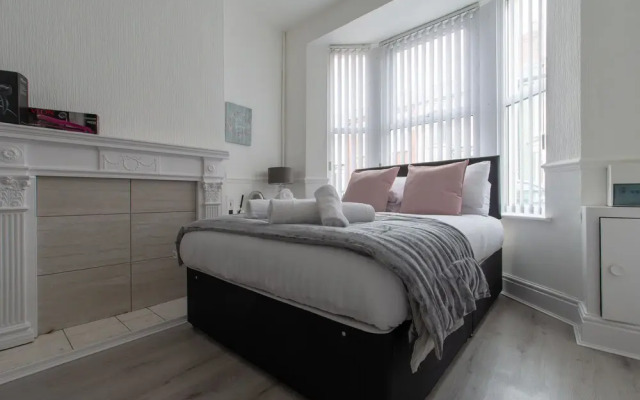 Lux Apartments 4 Bedroom House Sutcliffe