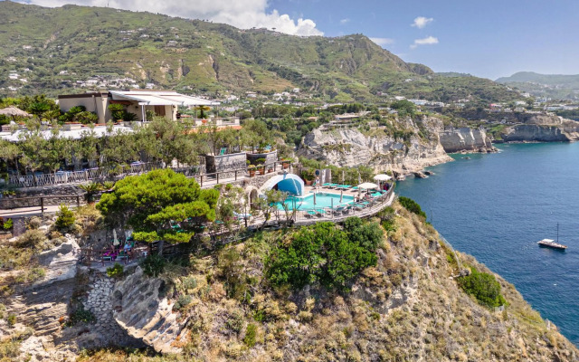 Punta Chiarito Resort