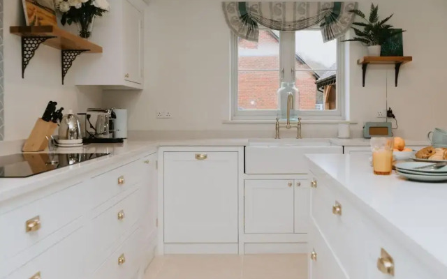 The Dragonfly - Central 2 Bedroom House