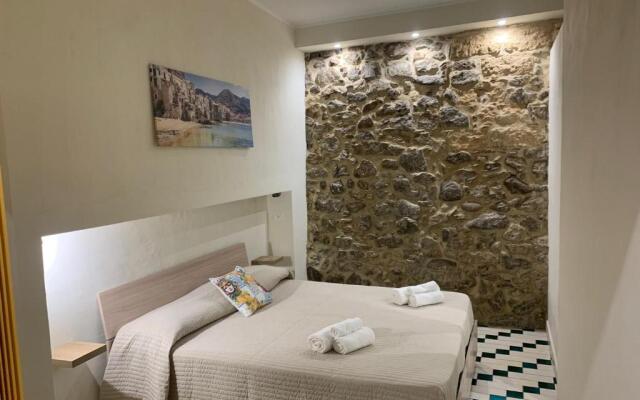 Vitrani's house apartments Cefalù