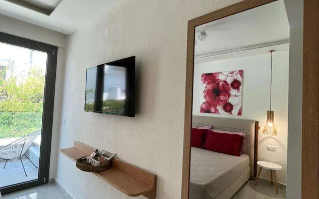 Wide Blue Luxury Suites