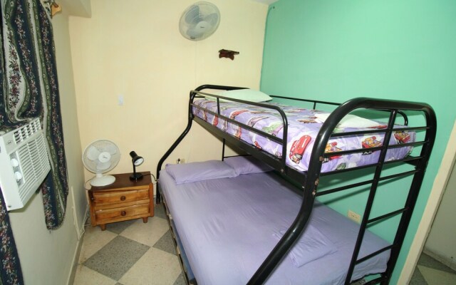 Enzo's Backpackers