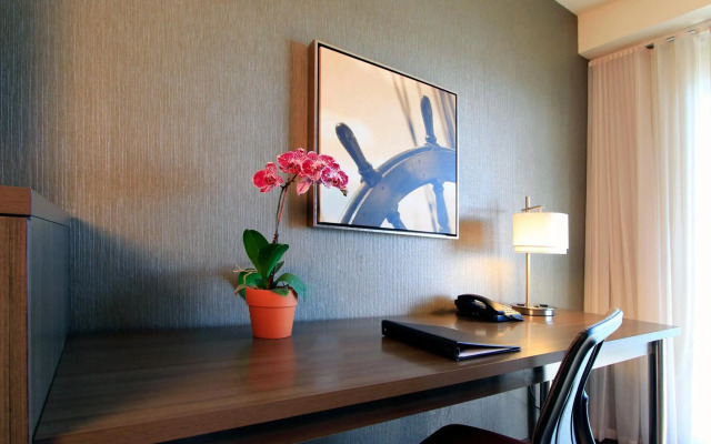 Executive Inn & Suites Embarcadero Cove
