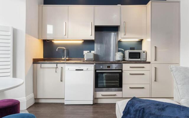 Caldey Bay Apartment - Lovely Sea Views