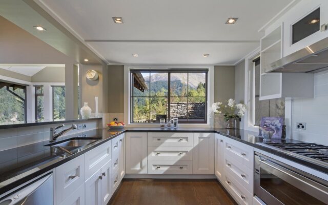 Commonage Villas by Staysouth