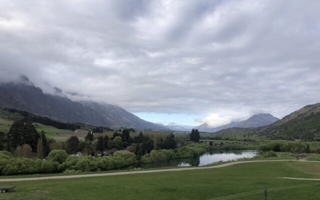LQ Queenstown by Wyndham
