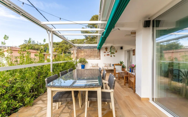 Designer Luxury Two Bedroom Apartment