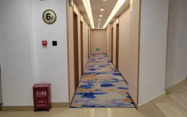 Zhonghui Hotel