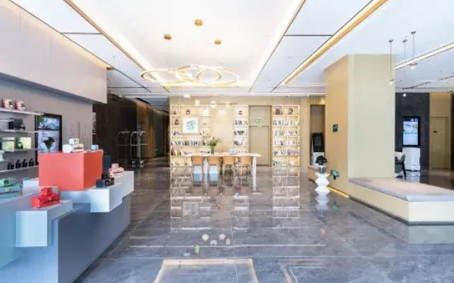 Yibin High-speed Railway West Station Atour Hotel