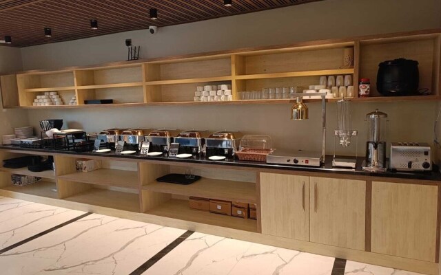 Hotel Rj - Managed by AHG