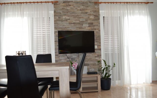 Apartment Tome - sea view : A1 Tisno, Island Murter