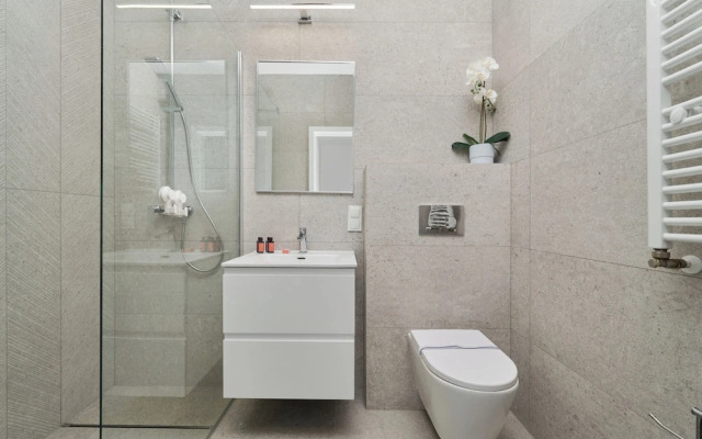 Lwowska by the Lake by Renters Prestige