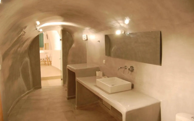 Kalisperis Cave Houses
