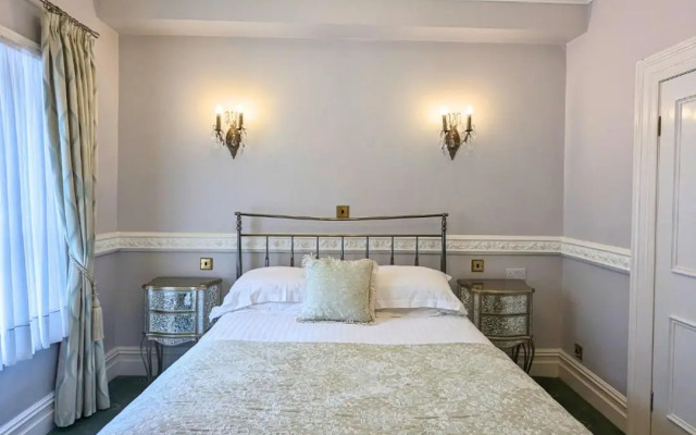 Shaw Hill Golf Resort & Spa Hotel