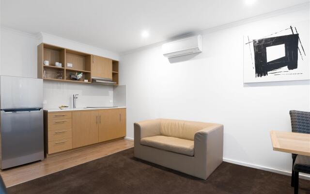 New Crossing Place Motel