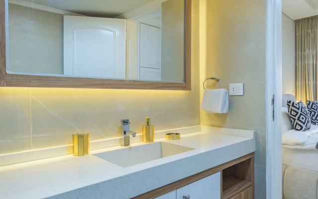 Crest - 3 Bedroom Apartment in Hamra