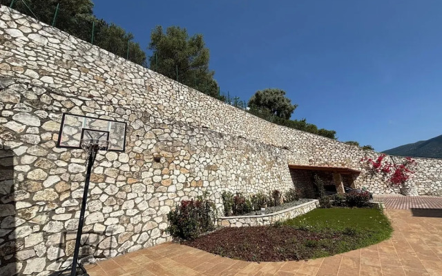 Smaragdine Blue Villa