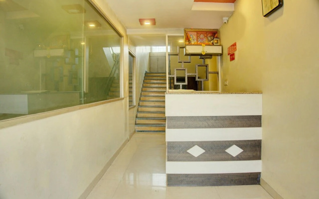 OYO 17342 Aditya Service Apartment