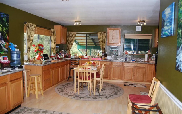 The Artist Cottage - Bed And Breakfast - Cottages_and_Houses in Volcano - Photo 2