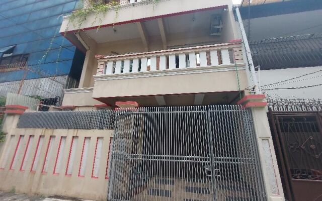 Eiffel Residence Batu Tulis 37 By Zuzu
