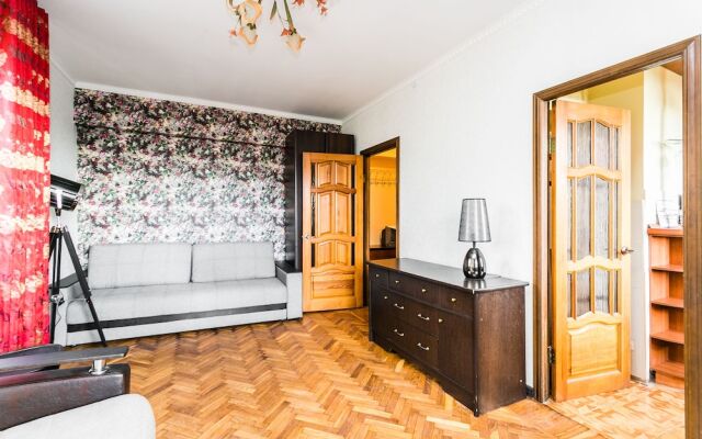 Апартаменты в Большом Кондратьевском пер., 4