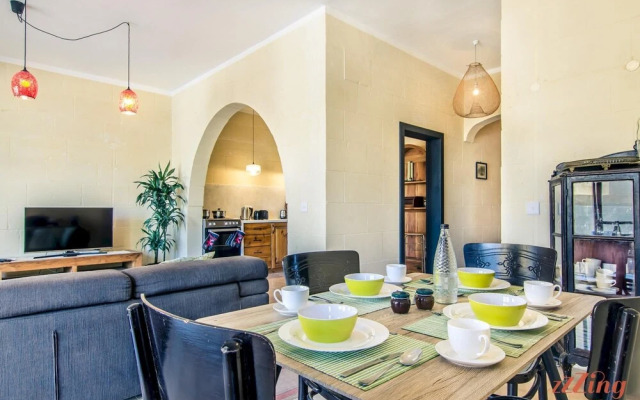Retro Designer Homelike Apartment - Close to Beach