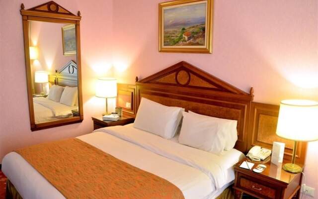 Serenada Golden Palace - Boutique Hotel