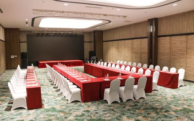 Muong Thanh Luxury Ha Long Centre Hotel