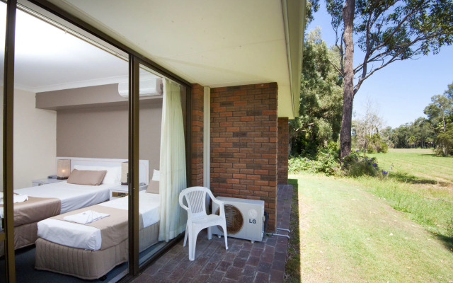 Island Palms Motor Inn