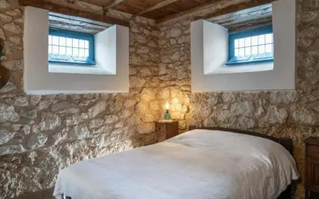 1813 Painters Stone Shelter