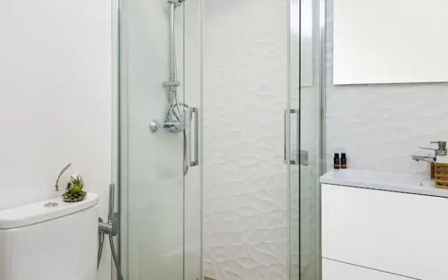 Prime Location, Cozy 2 Bedroom Apartment - Santo Cristo II