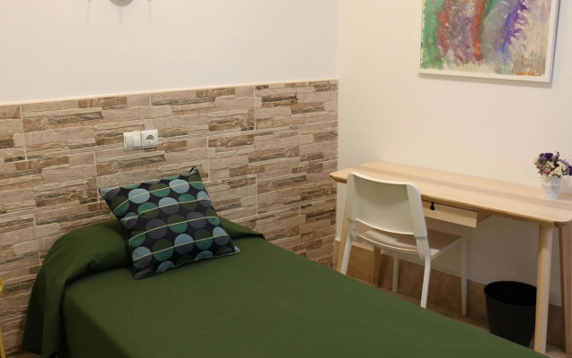 Hostal Residencia Cardona