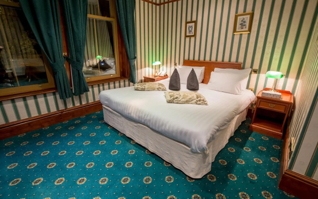 Harefield Manor Hotel