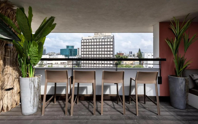 Fall In Love by HolyGuest