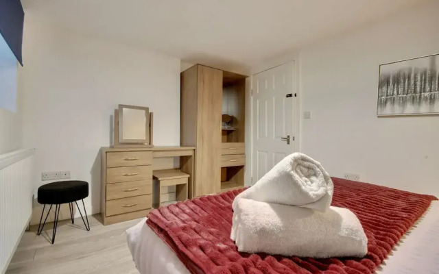 Southsea Apartment-Parking-Pool-Hot tub