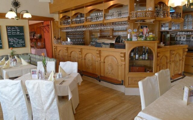 Hotel-Restaurant „Roter Hahn“