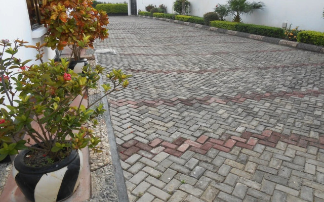 Rovvenpec Resort