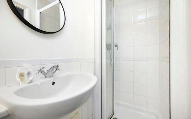 Modern 2 bed apartment in Croydon
