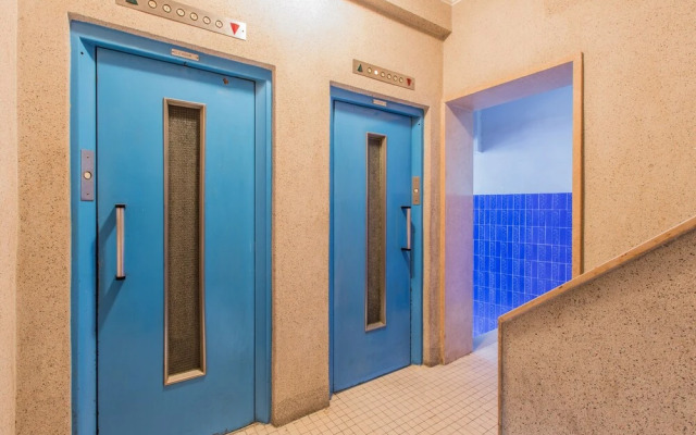 Light Filled Apartment + Free Pick-Up, By TimeCooler