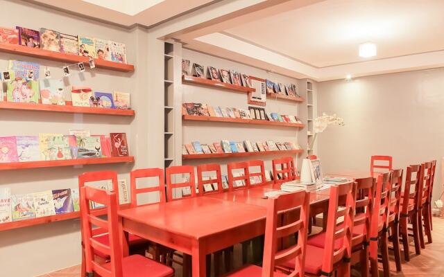 OYO 484 Gonzala Suites