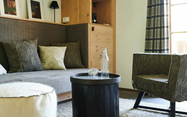 Serviced Luxury Chalet Evi