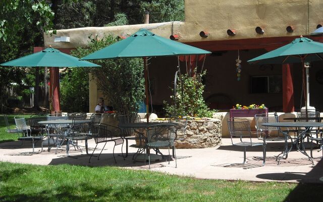 El Pueblo Lodge