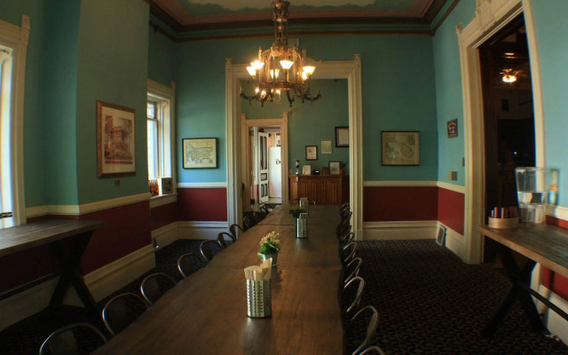 HI Sacramento Hostel