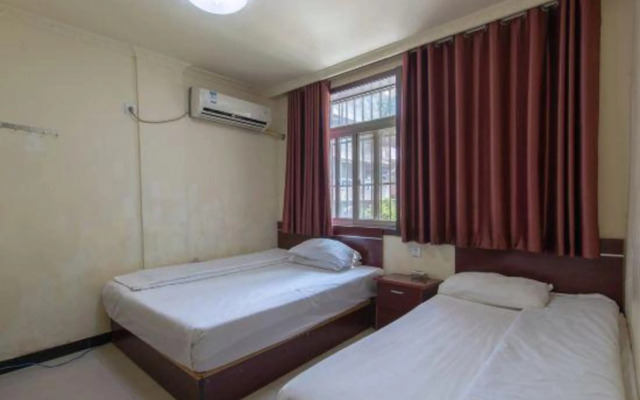 Nanjing Changyun Hotel (Yueyahu Liyuan Street)
