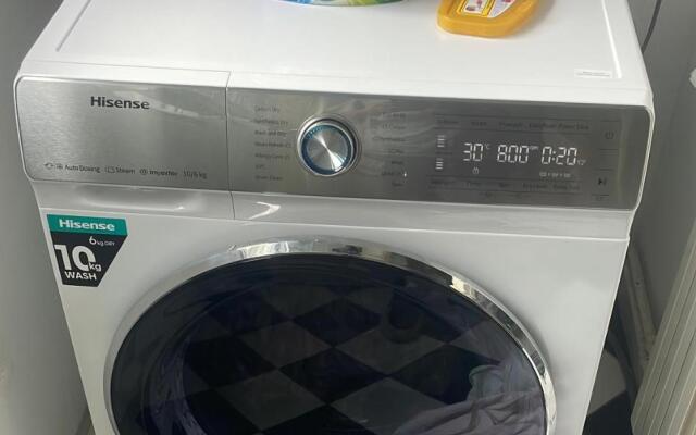 Apt 80 m2, wifi, jacuzzi, 5 guests, 10 m center